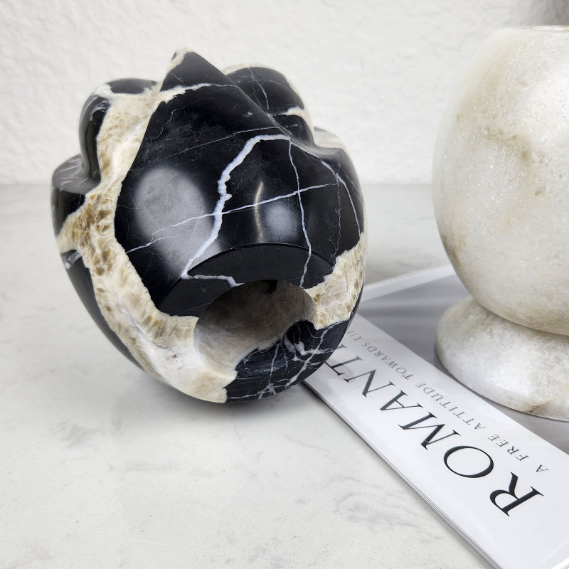 Modern Simplicity Minimalist Modern Vase Decor Piece